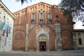 la basilica di San Pietro in Ciel d'Oro a Pavia, dove si trovano le spoglie di sant'Agostino (foto di Giovanni Dall'Orto da Wikipedia)